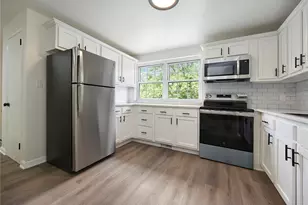 585 Lucia Dr, Wilkins Township, PA 15221 - Photo 2