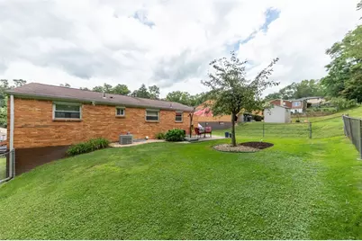 221 Northmont Dr, Pittsburgh, PA 15147 - Photo 32