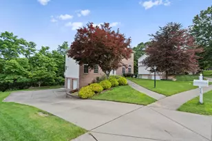 8310 Reagan Dr, Pittsburgh, PA 15237 - Photo 2