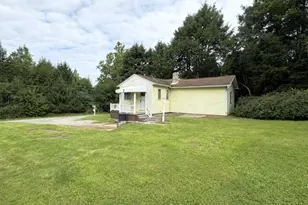 403 Bridgeport Rd, Mount Pleasant Township, PA 15666 - Photo 2