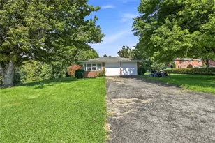 196 Kingston St, Unity Township, PA 15650 - Photo 2