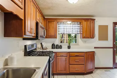 3074 Piney Bluff Dr, South Park, PA 15129 - Photo 10