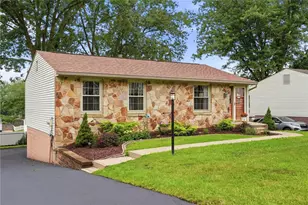 3074 Piney Bluff Dr, South Park, PA 15129 - Photo 4