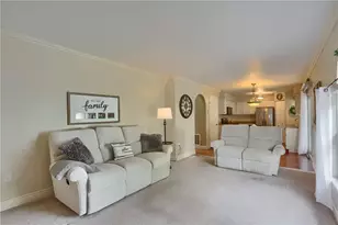 2017 S Trillium Dr, Hopewell Township, PA 15001 - Photo 10