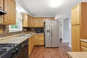 163 Crescent Gardens Dr, Pittsburgh, PA 15235 - Photo 8