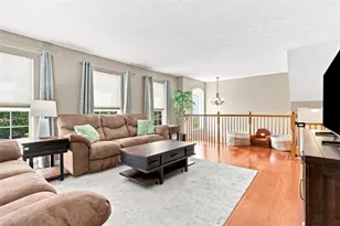 721 Bush Dr, Adams Township, PA 16046 - Photo 2