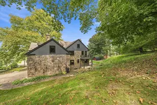 22 Priscilla Ln, Rosslyn Farms, PA 15106 - Photo 50