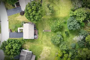 208 Timberlake Dr, Peters Township, PA 15367 - Photo 2