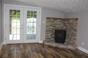 601 N 8th St, Youngwood, PA 15697 - Photo 14