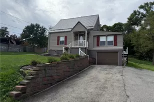 601 N 8th St, Youngwood, PA 15697 - Photo 2