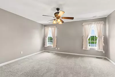 92 Castle View Dr, Kennedy Township, PA 15136 - Photo 14