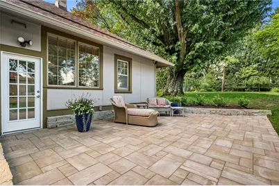 2 Maurers Ln, Pittsburgh, PA 15215 - Photo 4