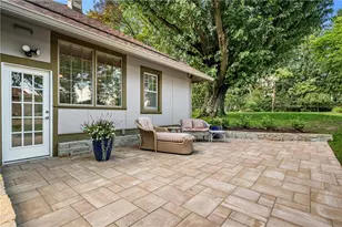2 Maurers Ln, Pittsburgh, PA 15215 - Photo 4