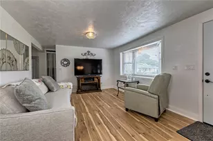305 Donna Dr, Elizabeth Twp/Boro, PA 15037 - Photo 6