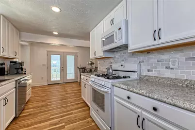 305 Donna Dr, Elizabeth Twp/Boro, PA 15037 - Photo 12