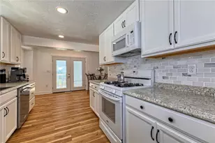 305 Donna Dr, Elizabeth Twp/Boro, PA 15037 - Photo 12