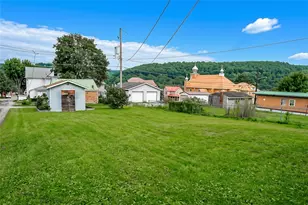 530 Hancock St, Cherryhll Township-Clymer, PA 15728 - Photo 4