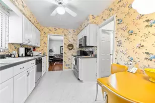 831 Alden Dr, Scott Township, PA 15220 - Photo 14