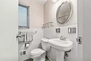 831 Alden Dr, Scott Township, PA 15220 - Photo 12