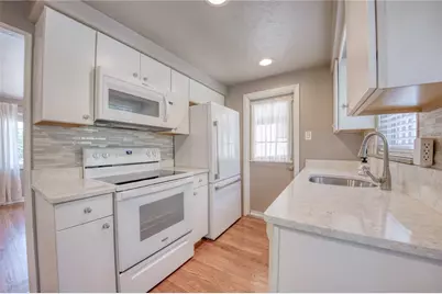 1823 Bower Hill Rd, Scott Township, PA 15243 - Photo 6