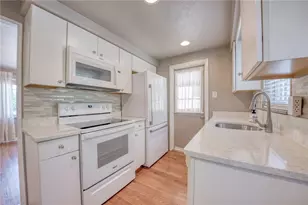 1823 Bower Hill Rd, Scott Township, PA 15243 - Photo 6