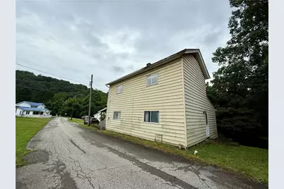 527 Sugar Lane, Clarksville, PA 15322 - Photo 4