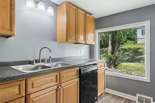690 Brownstown Rd, Irwin, PA 15647 - Photo 10