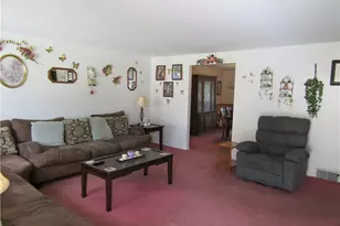 20 Carlsbad Rd, Pittsburgh, PA 15239 - Photo 6