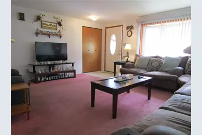 20 Carlsbad Rd, Pittsburgh, PA 15239 - Photo 8