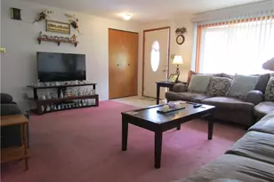 20 Carlsbad Rd, Pittsburgh, PA 15239 - Photo 8