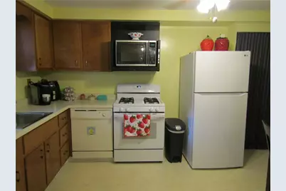 20 Carlsbad Rd, Pittsburgh, PA 15239 - Photo 10