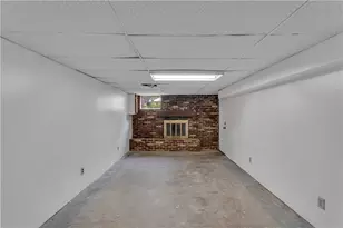 9830 Don Dr, Irwin, PA 15642 - Photo 16