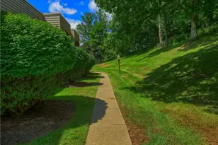 604 Calais Dr, Pittsburgh, PA 15237 - Photo 2