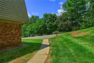 604 Calais Dr, Pittsburgh, PA 15237 - Photo 4