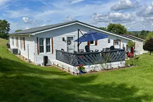 606 Lark Ln, Washington Township, PA 15613 - Photo 6
