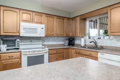 137 McGregor Dr, North Strabane, PA 15317 - Photo 8