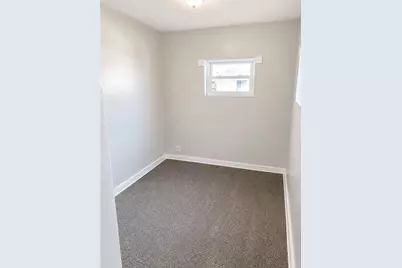 906 Broadway Ave, Stowe Township, PA 15136 - Photo 12