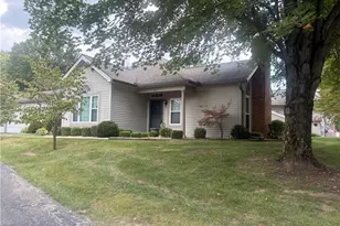 77 Stone Ridge Blvd, Hermitage, PA 16148 - Photo 1