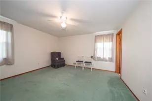 326 Pennsylvania Ave, Pittsburgh, PA 15147 - Photo 12