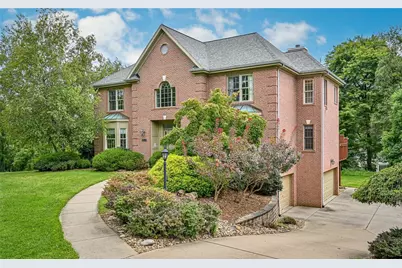 3166 Canterbury Dr, Hampton, PA 15101 - Photo 2