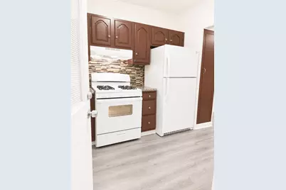 906 1/2 Broadway Ave, Stowe Township, PA 15136 - Photo 6
