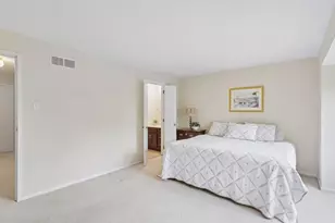 371 Hawthorn Ct, Ross Twp, PA 15237 - Photo 16