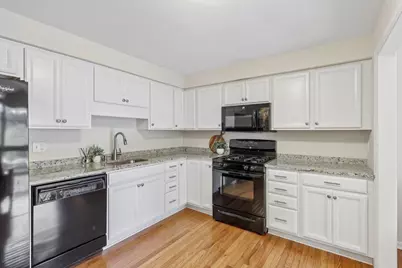 371 Hawthorn Court, Ross Twp, PA 15237 - Photo 2