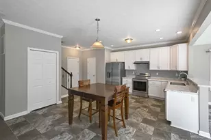 513 Royal Ct, North Fayette, PA 15057 - Photo 8