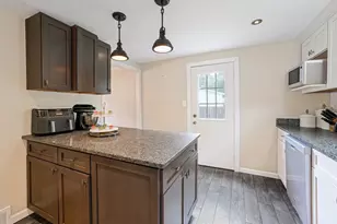 32 Carlsbad Rd, Pittsburgh, PA 15239 - Photo 12