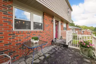 32 Carlsbad Rd, Pittsburgh, PA 15239 - Photo 2