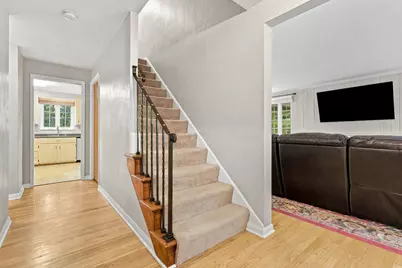1918 Hampstead Drive, Pittsburgh, PA 15235 - Photo 4