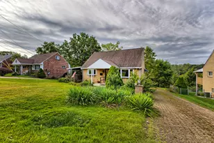 2040 Thomas Dr, North Huntingdon, PA 15642 - Photo 26