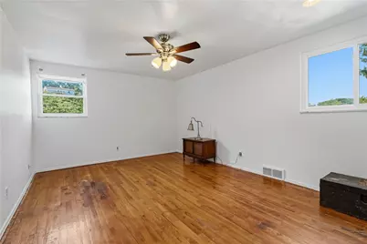 127 Selvin Dr, Pittsburgh, PA 15147 - Photo 16