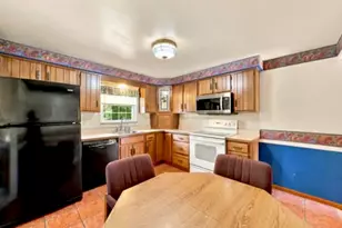 518 Cleveland Dr, Lower Burrell, PA 15068 - Photo 4